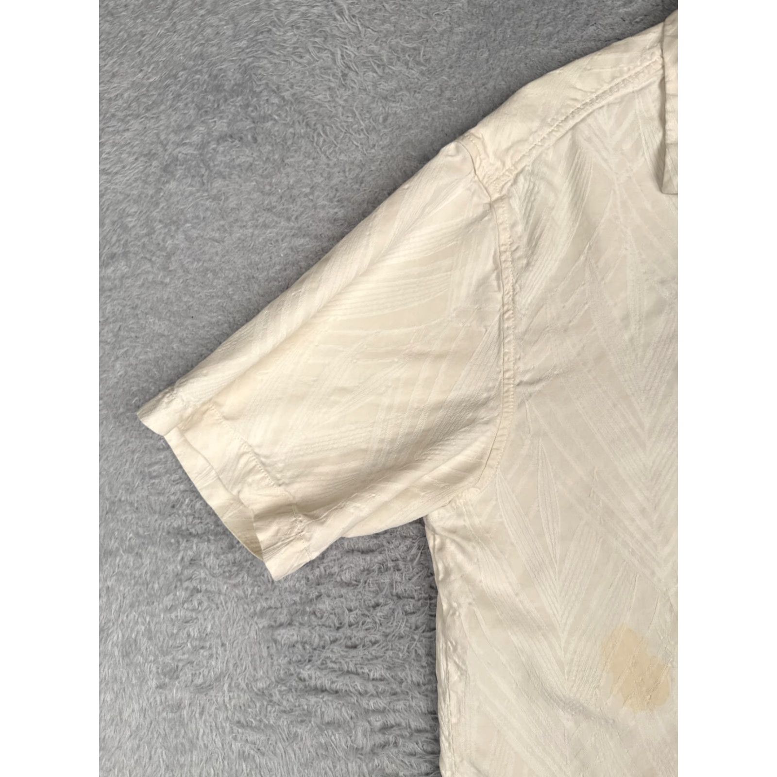 Tommy Bahama VINTAGE Tommy Bahama Shirt Men Large Ivory Floral Silk The Local Watering Hole READ Size US L / EU 52-54 / 3 - 4 Thumbnail