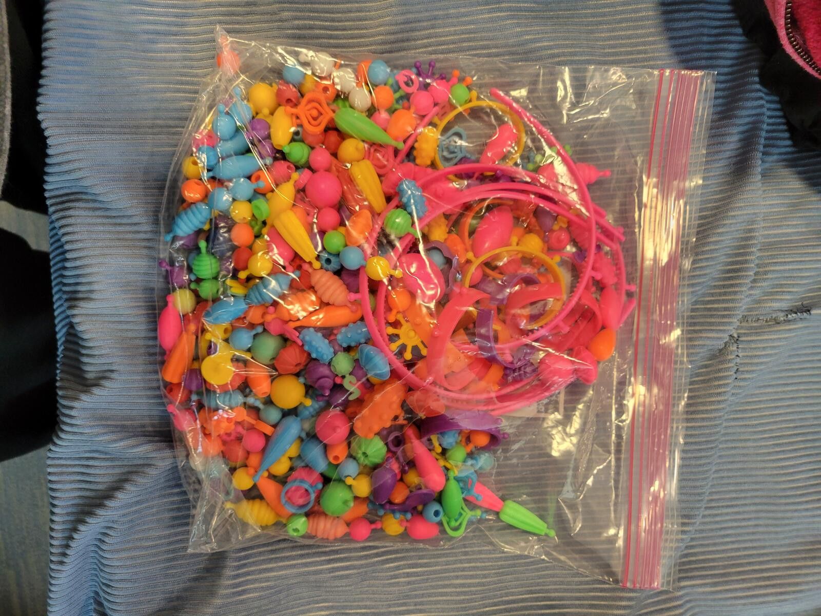 Genetic Manipulation Shinichiro Kuriya Colorful Plastic Bead Jewelry Making Kit with Headbands Size ONE SIZE - 1 Thumbnail