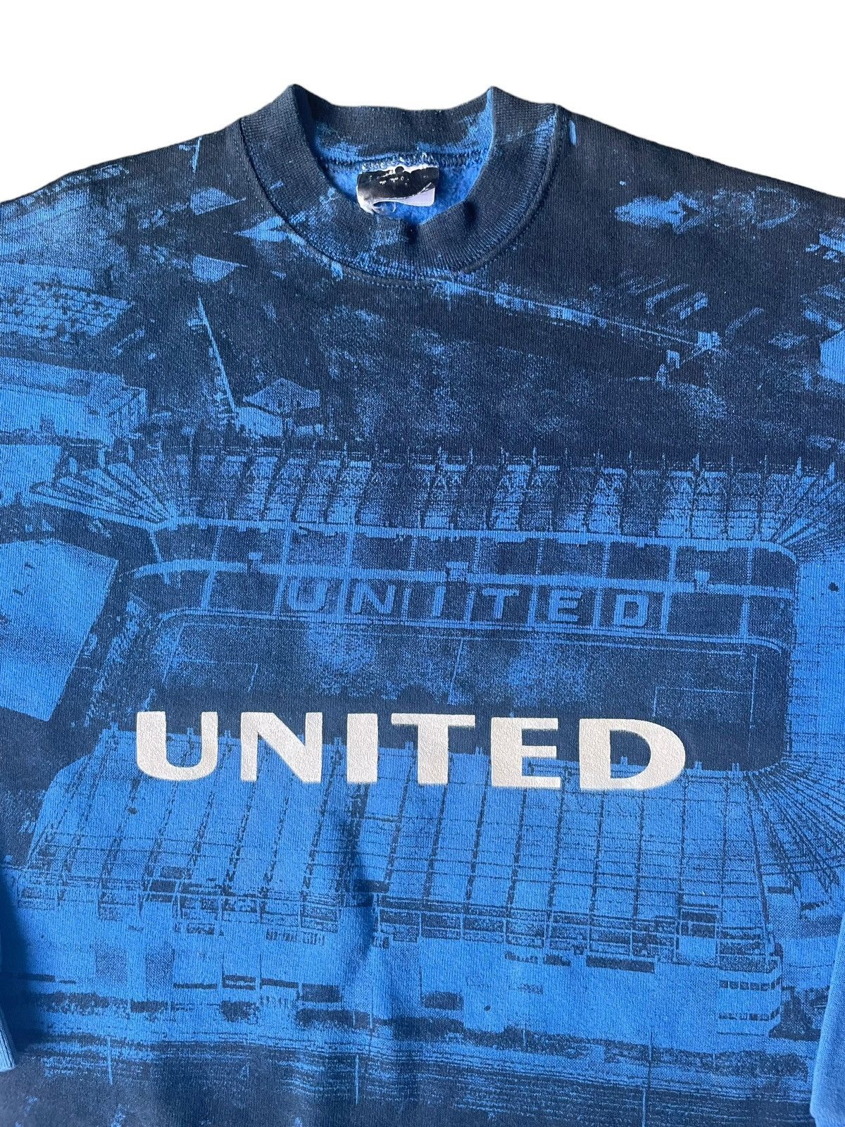 Vintage Vintage AOP Manchester United Crewneck Size US S / EU 44-46 / 1 - 3 Thumbnail