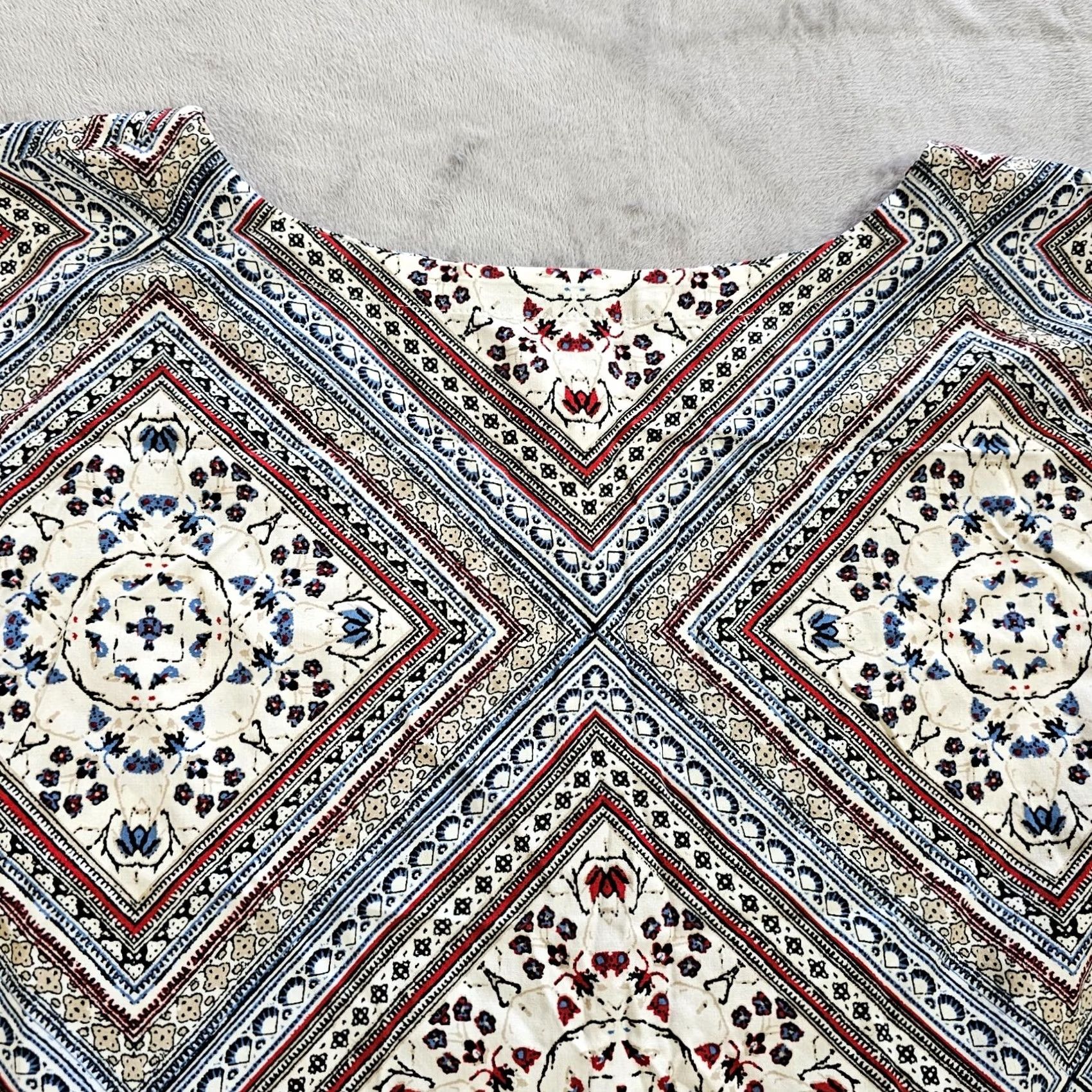 J. Jill J. Jill Top Shirt Womens Large Petite White Red Bandana Round Neck 3/4 Sleeve Blouse Womens Size L / US 10 / IT 46 - 2 Thumbnail