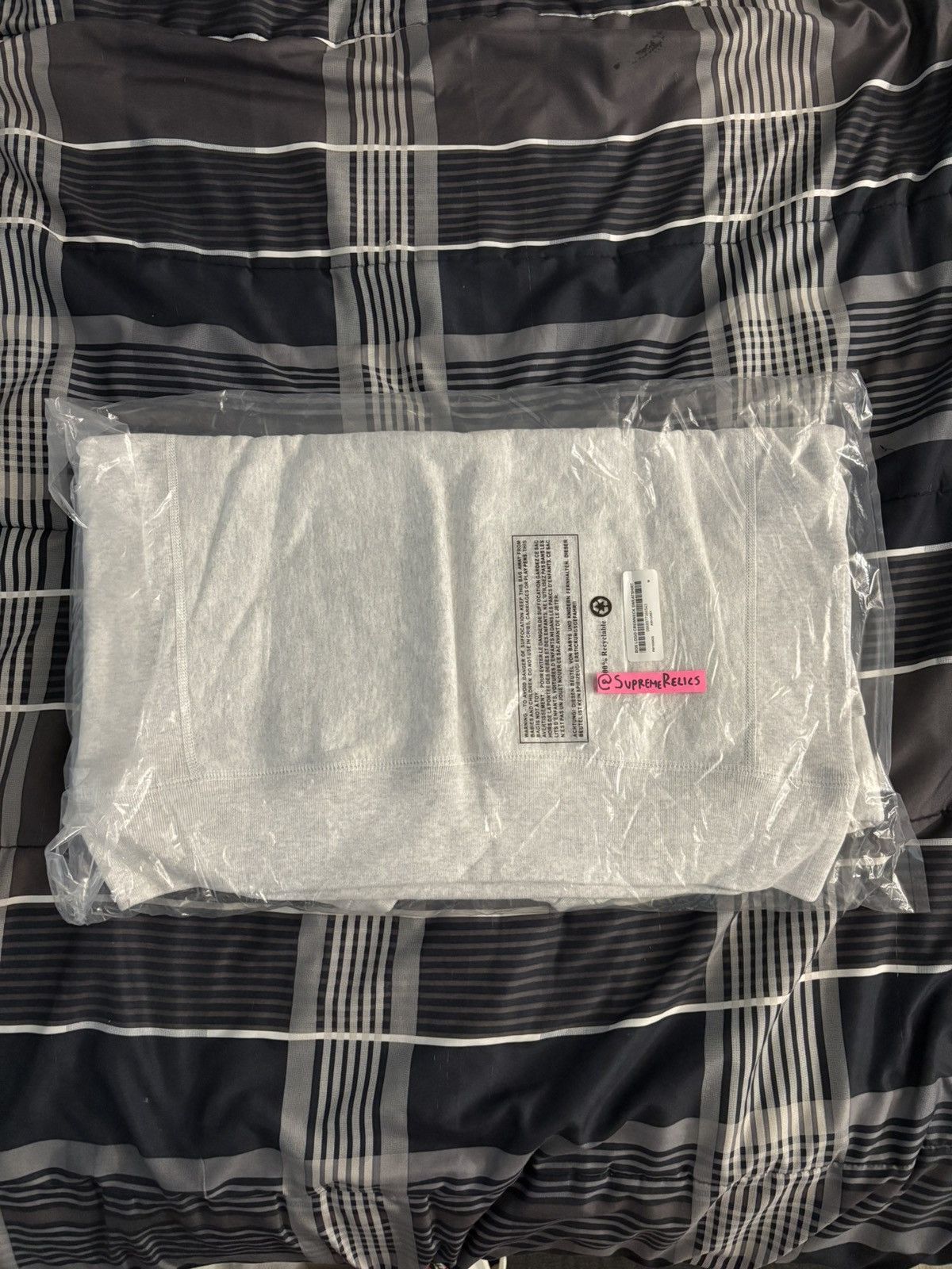 Supreme '18 Ash Grey Box Logo Crewneck Size US M / EU 48-50 / 2 - 2 Thumbnail
