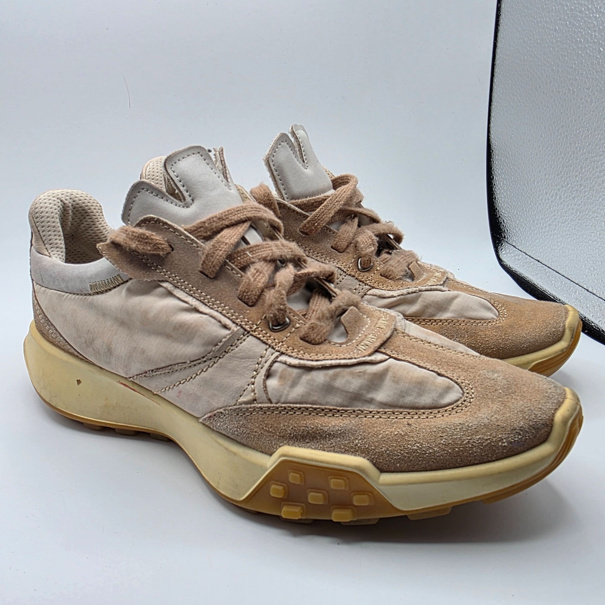 Ecco ECCO Retro Sneaker Womens Size 10.5 Beige Brown Shoes Casual Size US 10.5 / IT 40.5 - 1 Thumbnail