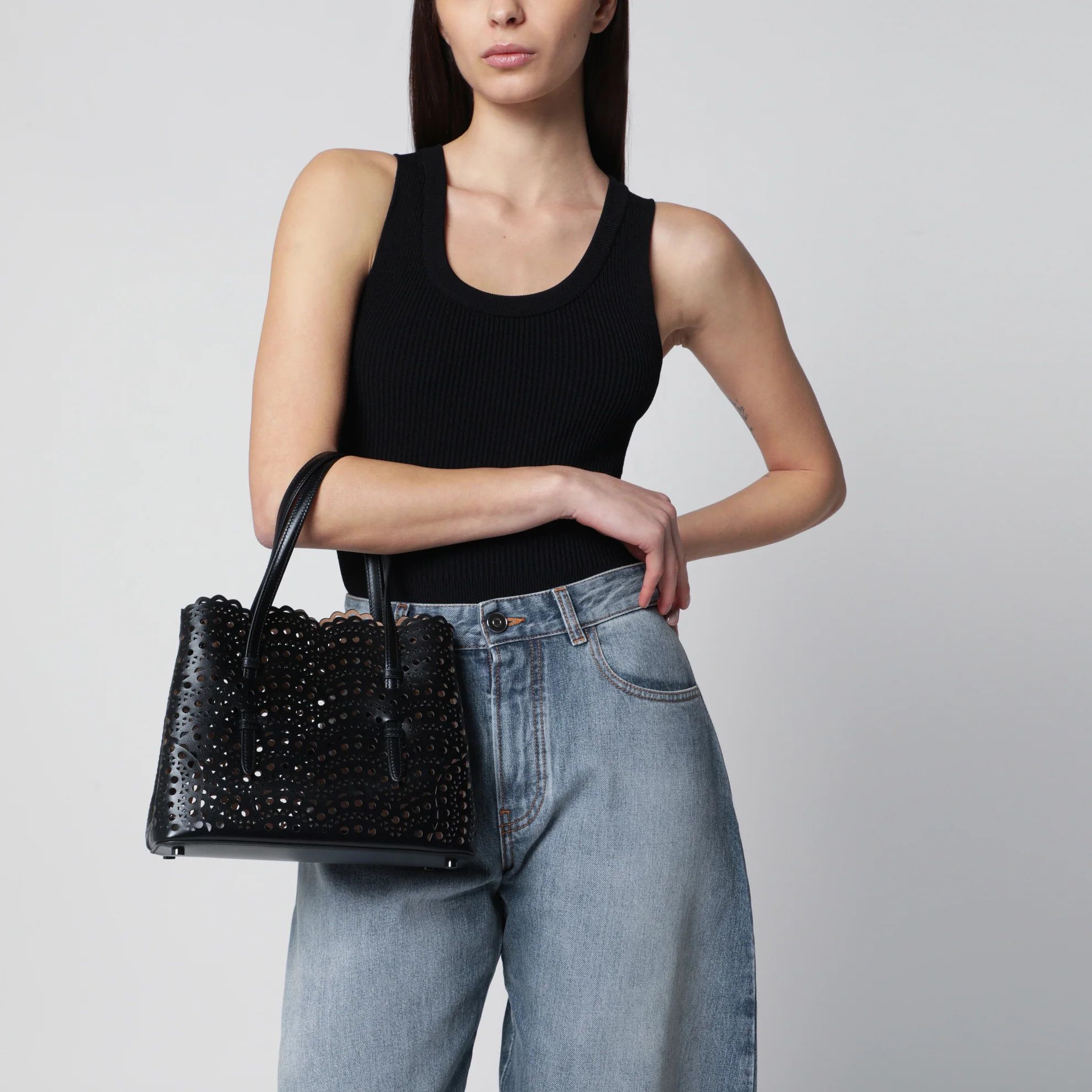 Alaia o1d2blof0426 Size: OS / Calfskin Leather Handbag in Black Size ONE SIZE - 2 Thumbnail