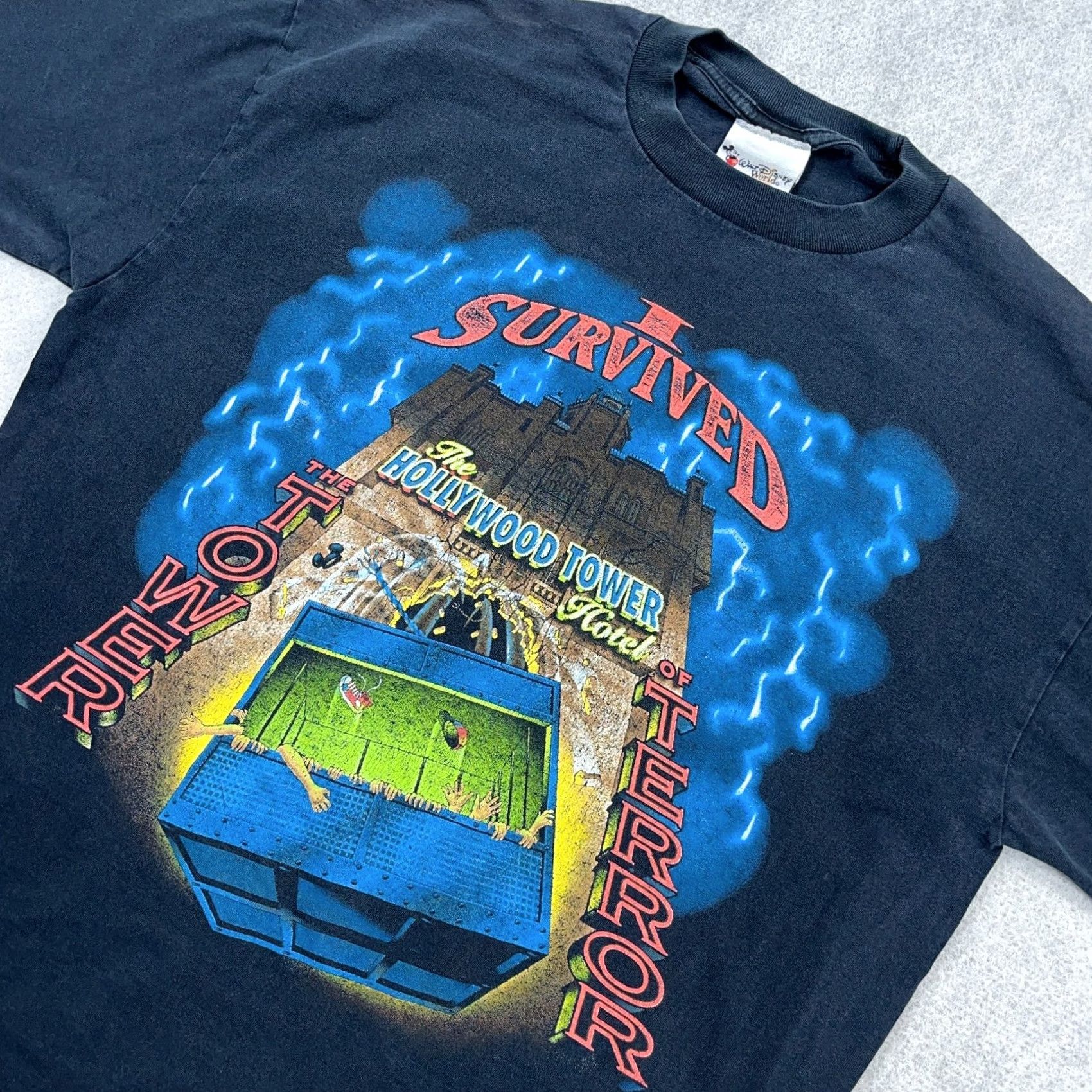 Disney VINTAGE Disney Tower of Terror Shirt Men L Black 2000s 90s Mickey Mouse Disney Theme Finding Nemo Size US L / EU 52-54 / 3 - 2 Thumbnail