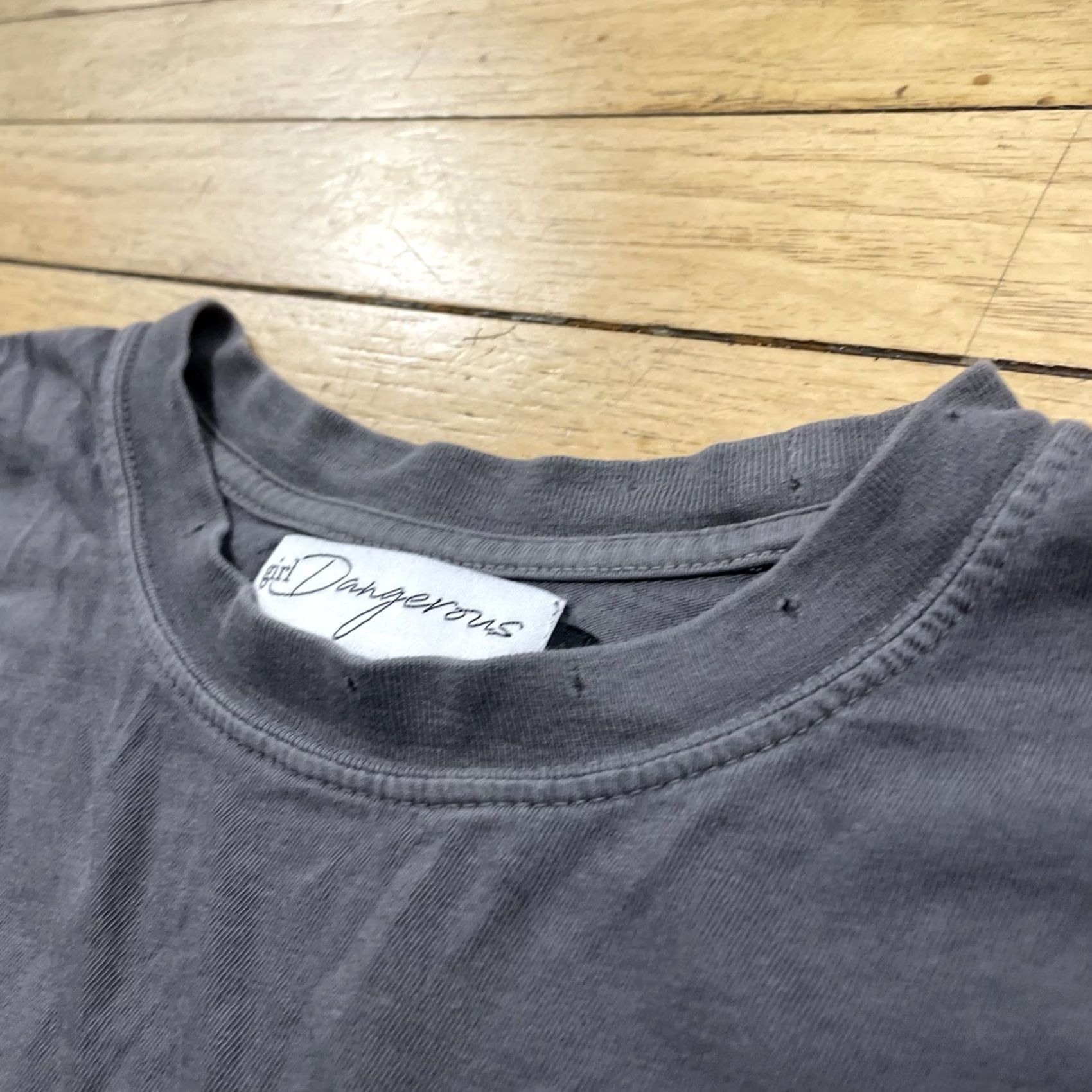 Vintage Girl Dangerous Leo Distressed Dark Astrology Gray T-Shirt Adult Large Regular Cotton Short Sleeve Crew Neck Pullover Basic Bohemian Hippie Size L / US 10 / IT 46 - 5 Thumbnail
