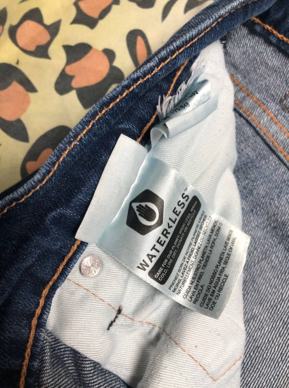 Levi's × Levi's Vintage Clothing Vintage 2000’s Levi Strauss 527 Faded Bootcut Denim Jeans Size US 33 - 5 Thumbnail