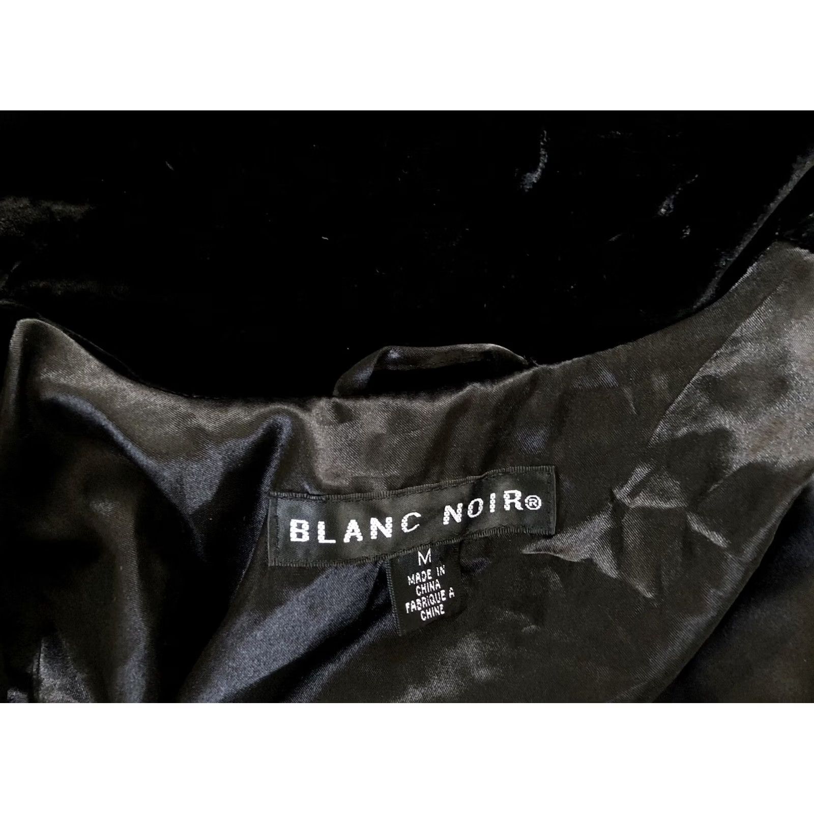 Blanc Noir Blanc Noir Silk Velour Cropped Jacket M Black Shawl Collar Hook Front Boutique Size M / US 6-8 / IT 42-44 - 4 Thumbnail