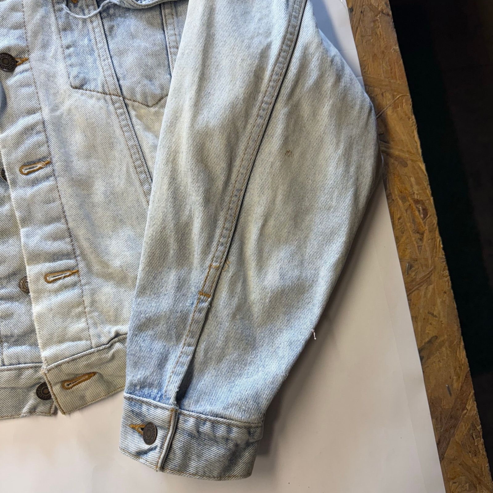 Levi's 90'S Levi's 70598-4834 Large Patch Denim Jacket Size Medium Size US M / EU 48-50 / 2 - 19 Thumbnail