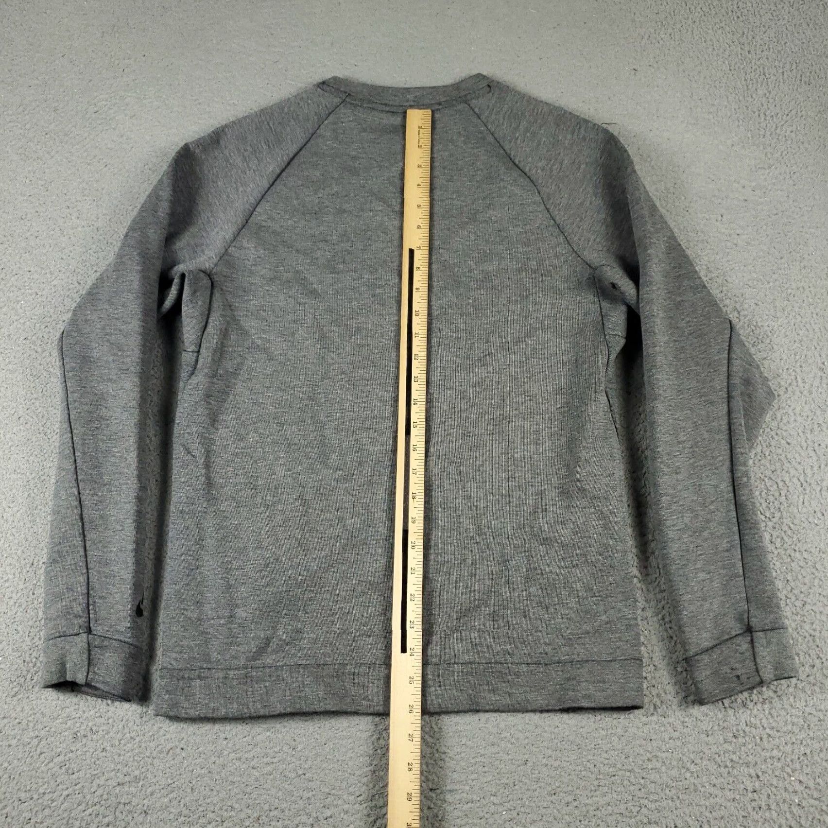 Nike Nike Sweater Mens Size Small Gray Pullover Casual Crew Neck Knit Logo Winter Sports Modern 90s (adjusted within constraints) Size US S / EU 44-46 / 1 - 5 Thumbnail