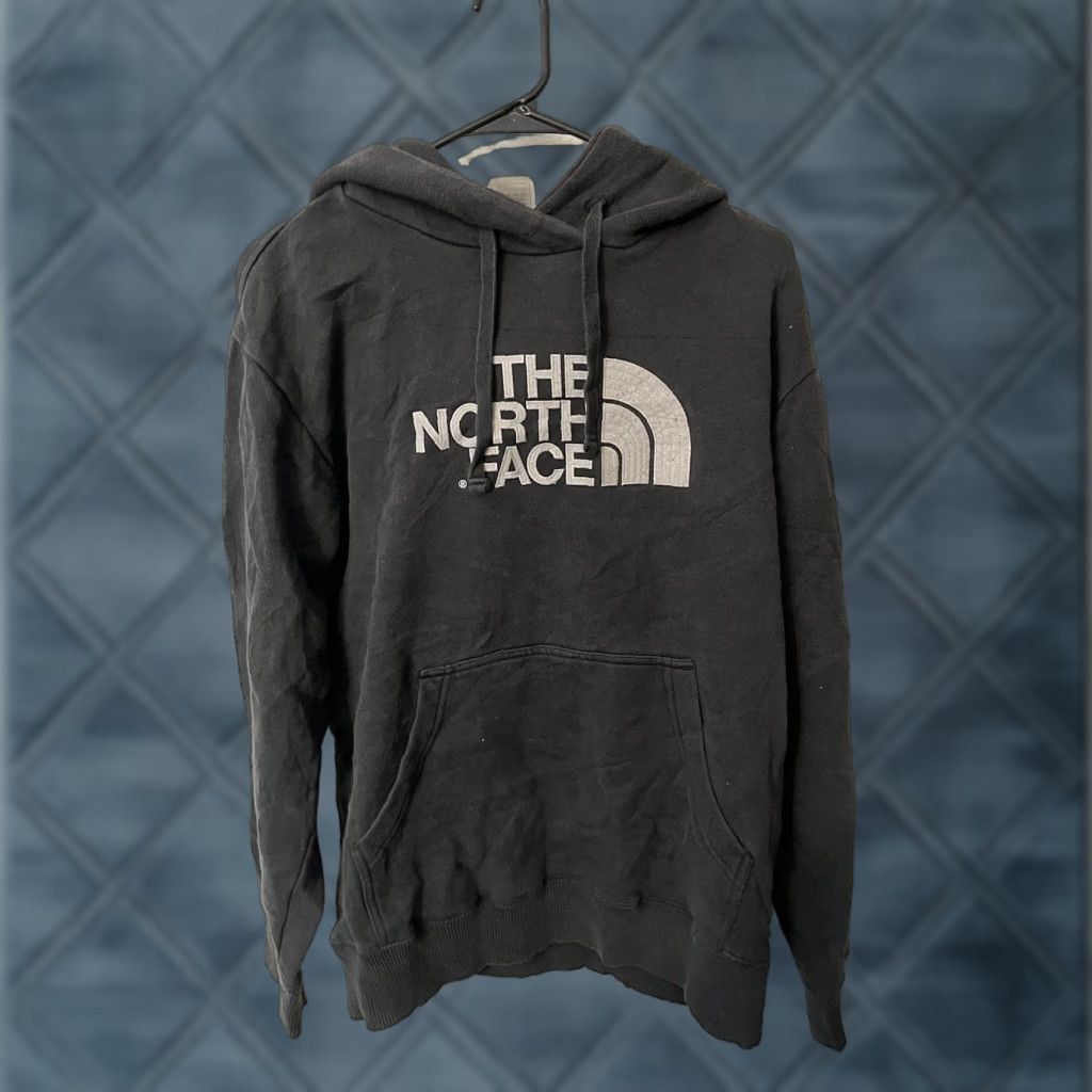 The North Face VINTAGE The North Face Embroidered Logo Pullover Hoodie Mens L Black 90s Outdoor Logo Hoodie Mens L Size US L / EU 52-54 / 3 - 1 Thumbnail