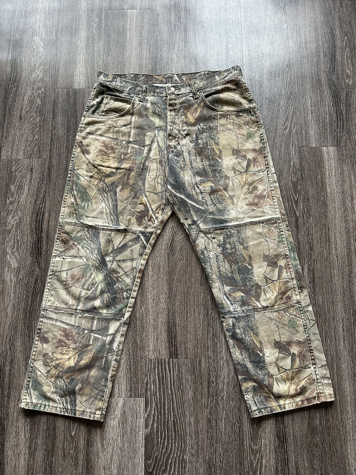 image of Carhartt x Wrangler Vintage Wrangler Realtree Double Knee Baggy Boxy Balenciaga in Green Tree Camo 