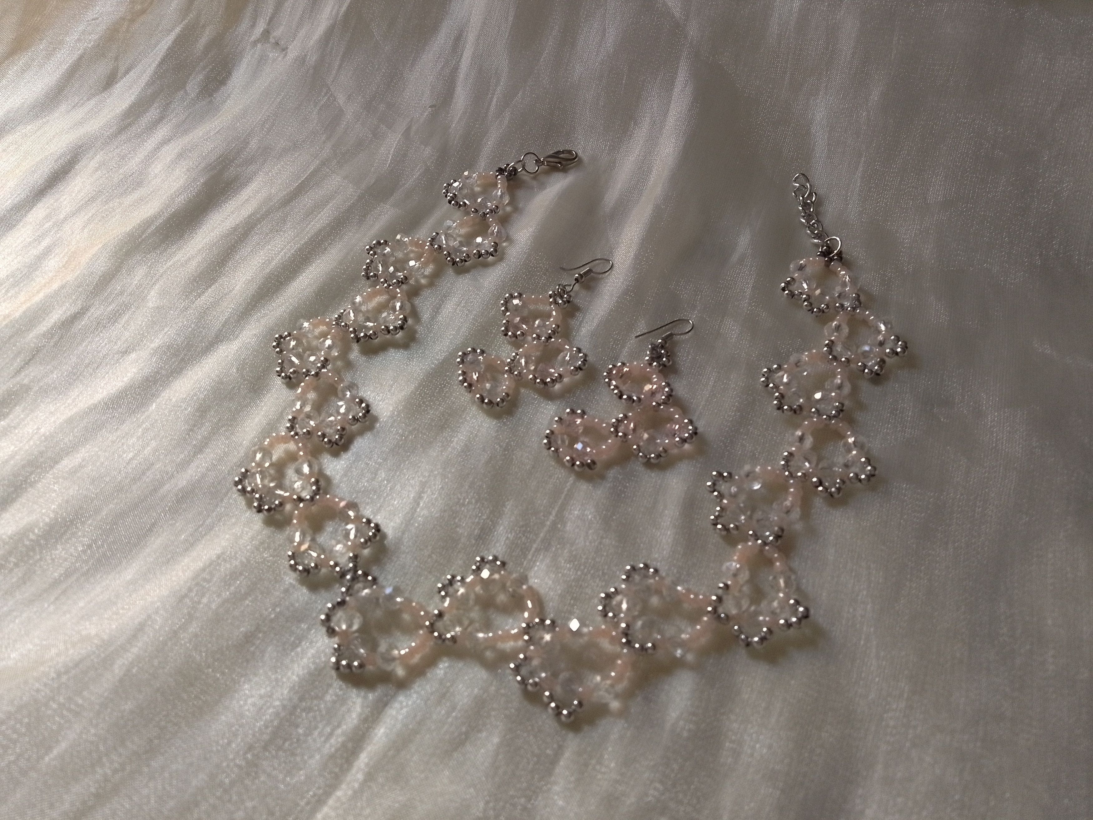 Handmade Necklace Earrings set Leafy pattern soft pink Crystal Size ONE SIZE - 1 Thumbnail