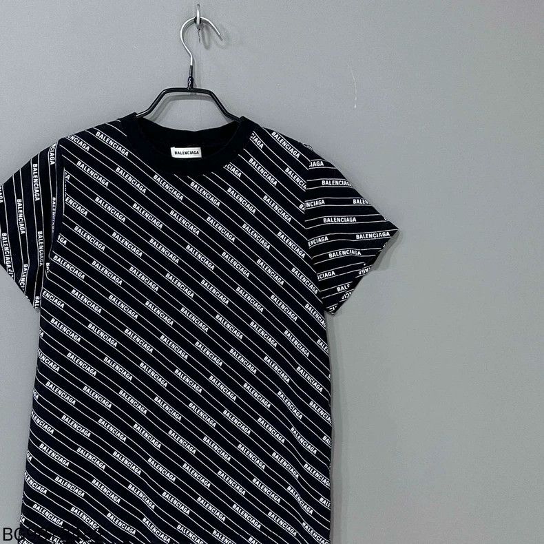 Balenciaga Balenciaga Bullet screen full of logo short sleeves Size US M / EU 48-50 / 2 - 2 Thumbnail