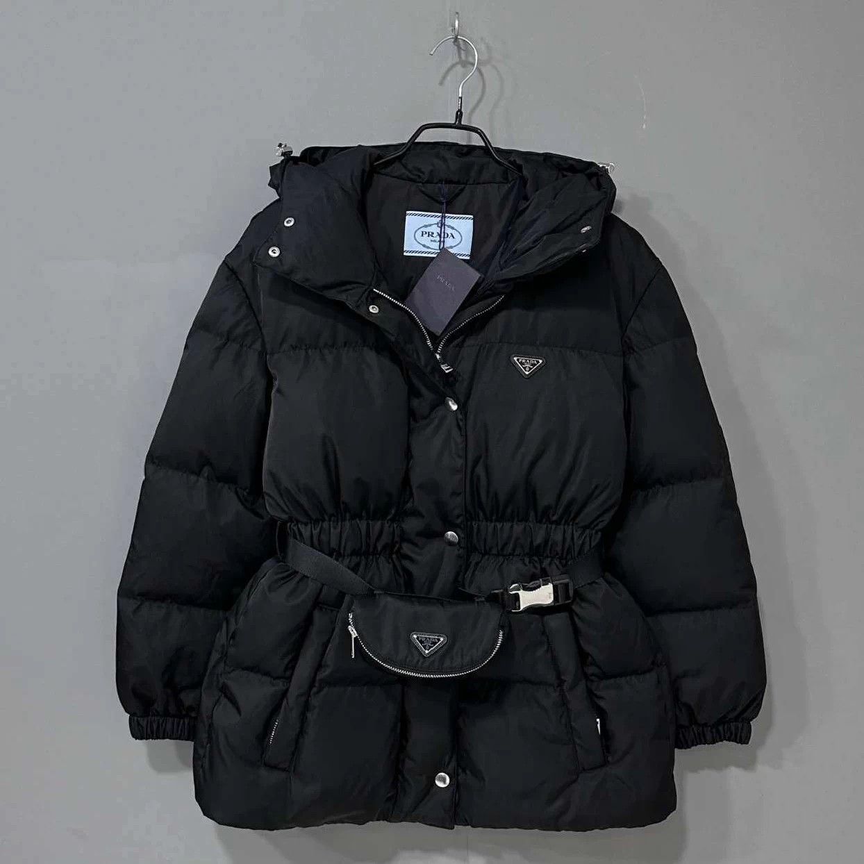 Prada PRADA 25FW triangle logo waist bag cinched down jacket 38 Size XS / US 0-2 / IT 36-38 - 1 Thumbnail