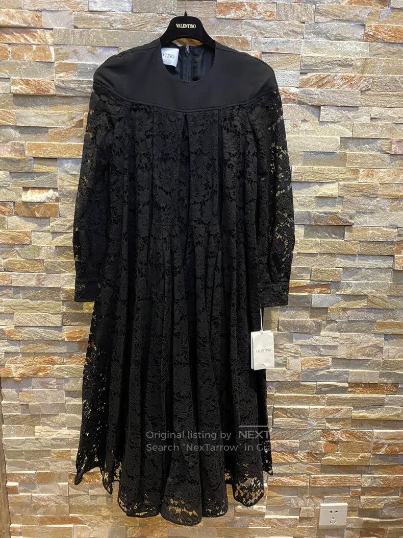 Valentino Valentino Reworked lace dress Size S / US 4 / IT 40 - 1 Thumbnail