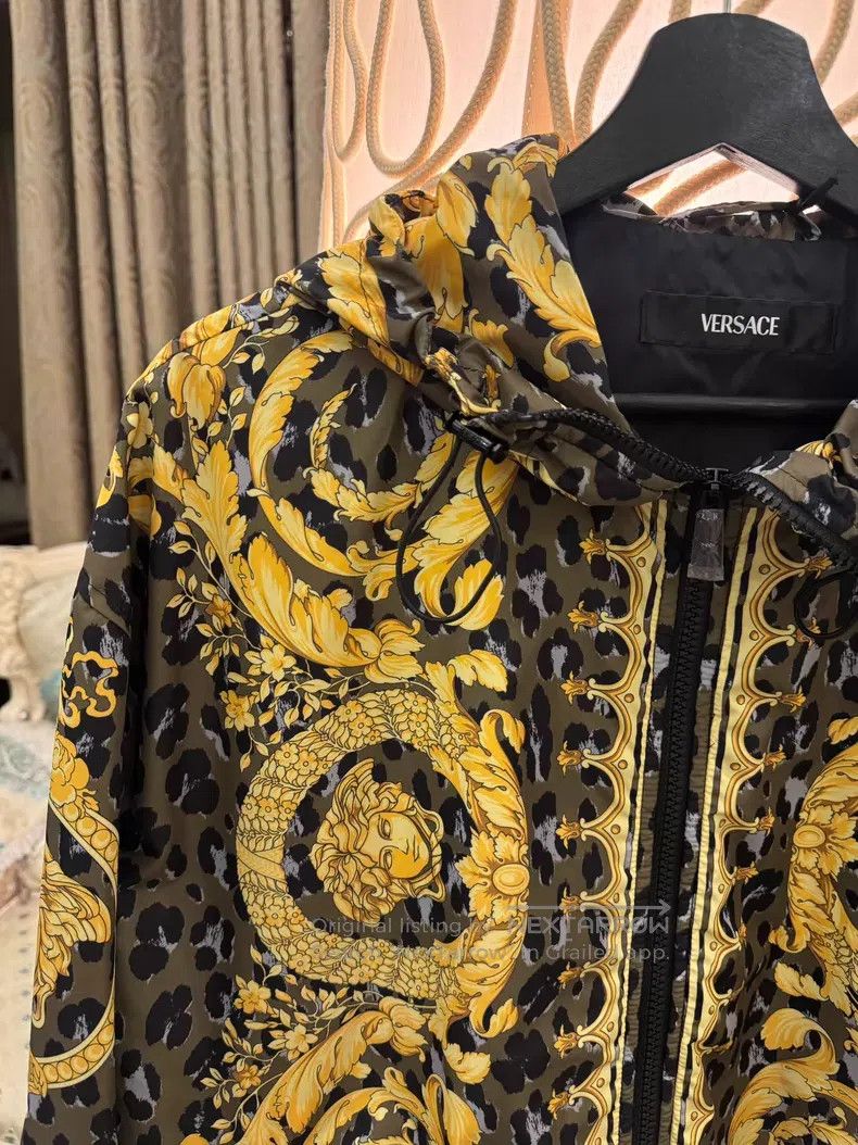 Versace Versace Main line sunscreen jacket Size US XS / EU 42 / 0 - 2 Thumbnail
