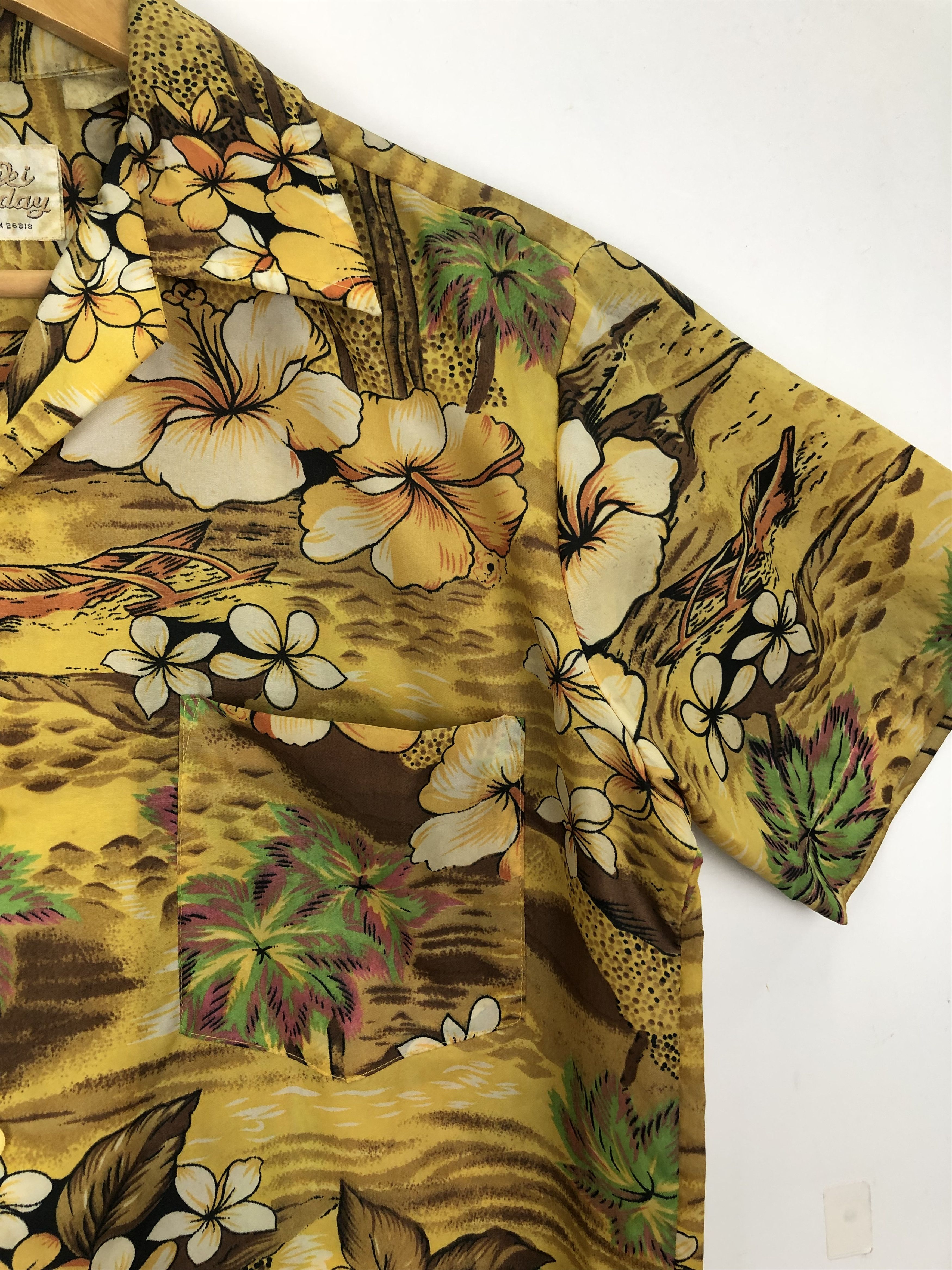 Vintage Vintage Waikiki Holiday Nylon Flower Motive TA0007 Size US S / EU 44-46 / 1 - 6 Thumbnail