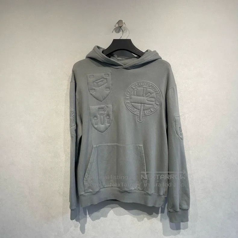 Louis Vuitton Louis Vuitton Embossed Shield Print Hoodie Size US L / EU 52-54 / 3 - 1 Thumbnail