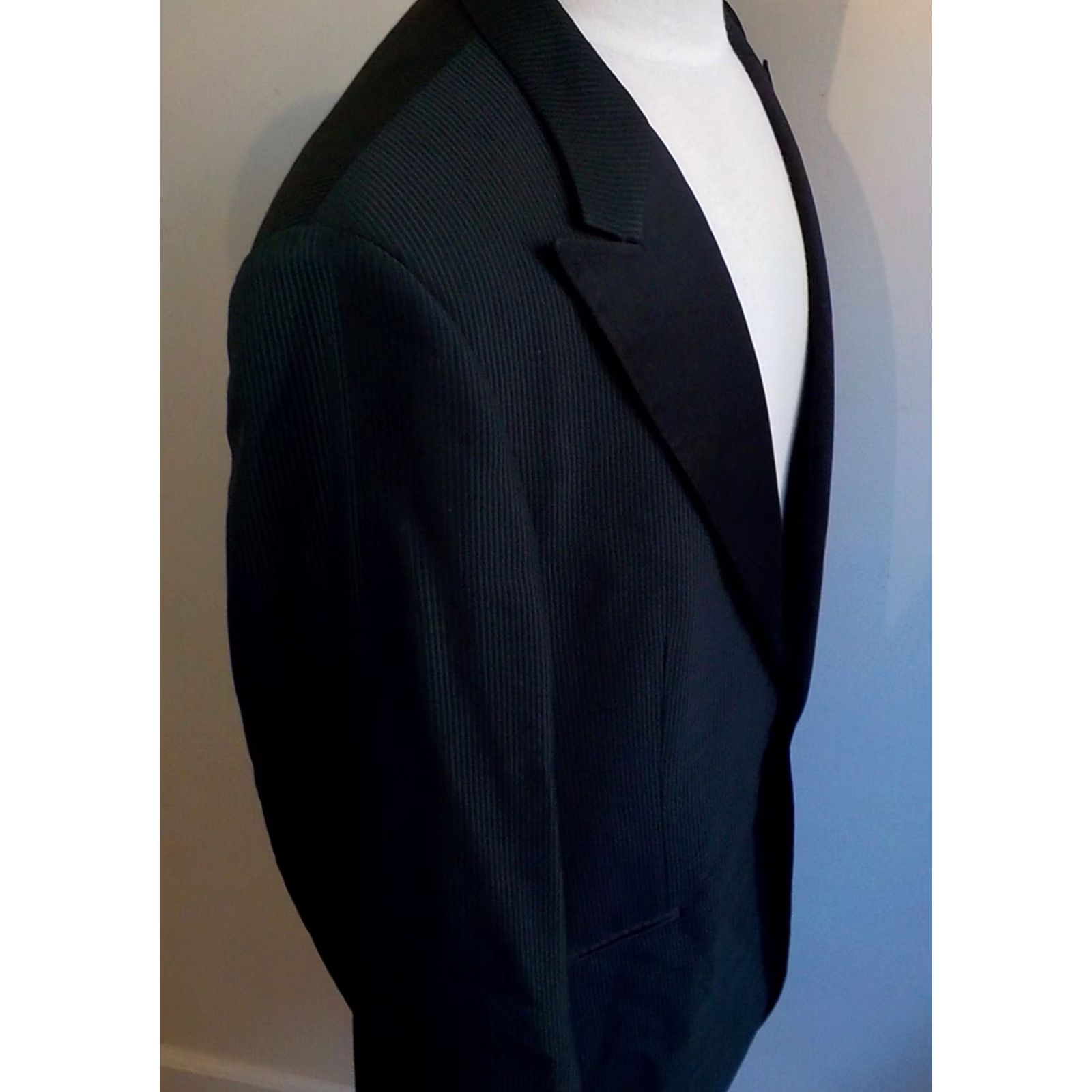 Hugo Boss VINTAGE BOSS HUGO BOSS Black Label Striped Tuxedo Blazer SZ 42R Mens Blazer Wool Blend Peak Lapel 42R Black Size 42R - 4 Thumbnail