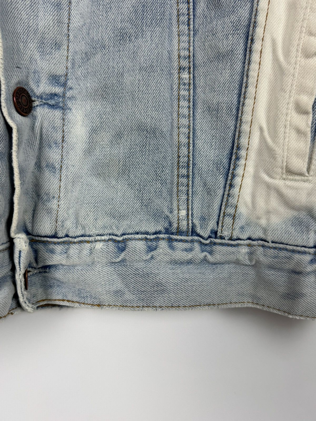 Levi's Vintage Distressed Levi’s Washed Denim Custom Made Jacket Size US XL / EU 56 / 4 - 13 Thumbnail