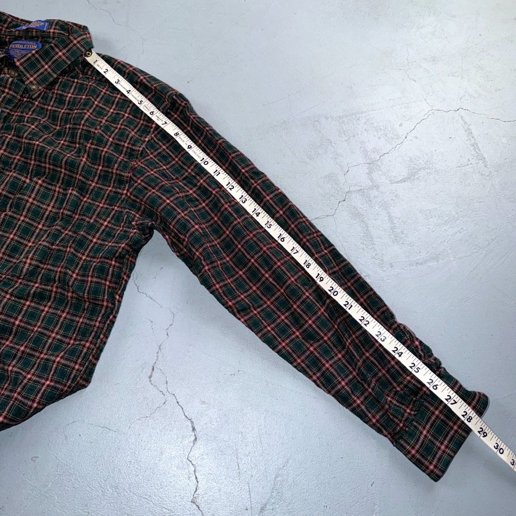 Pendleton VINTAGE Pendleton Shirt Mens XL VTG Green Red Plaid 100% Wool USA Fabrics VTG Size US XL / EU 56 / 4 - 5 Thumbnail