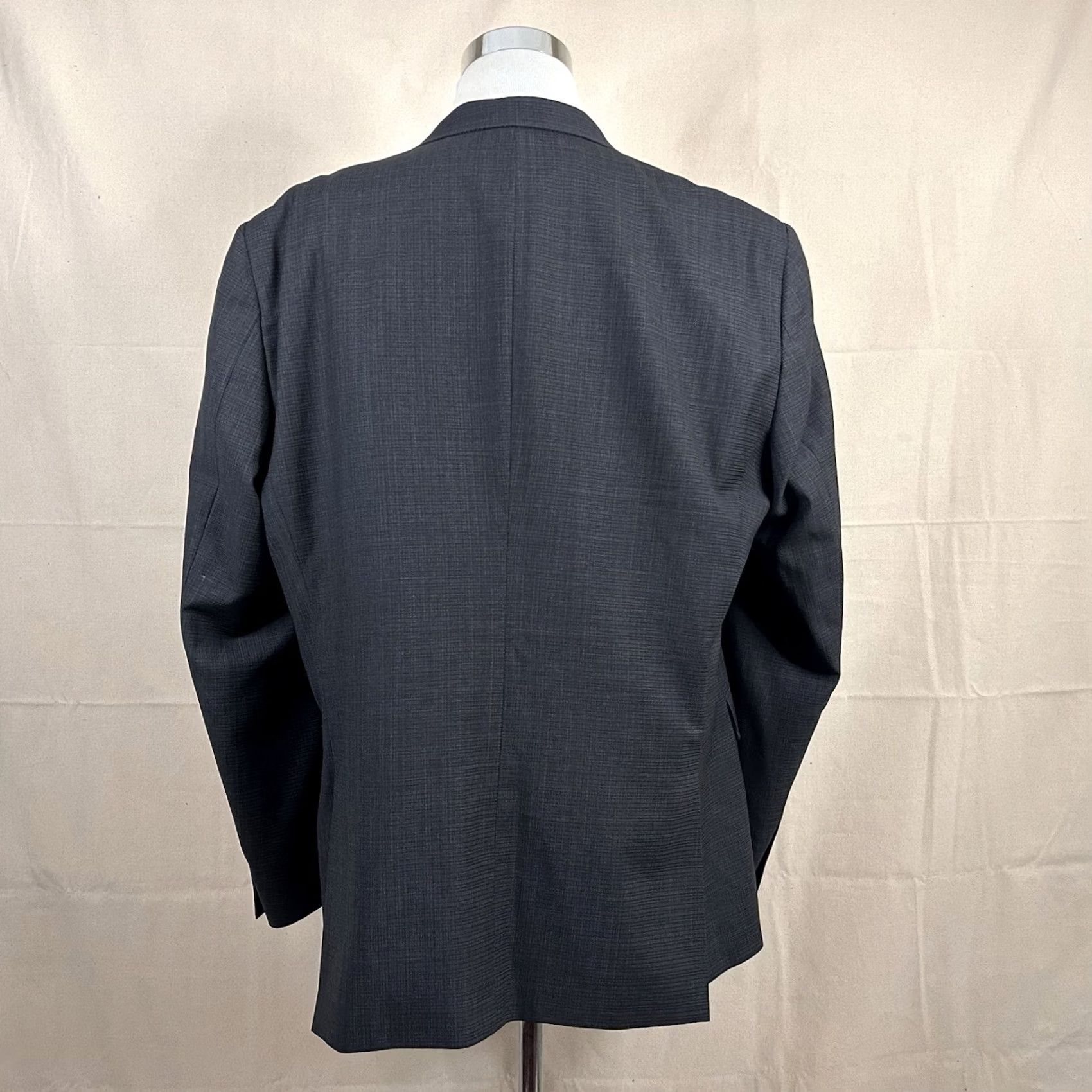 Hart Schaffner Marx Hart Schaffner Marx Sport Coat Gray Plaid 48L 100% Wool Two Button Double Vented Mens Size US XS / EU 42 / 0 - 6 Thumbnail