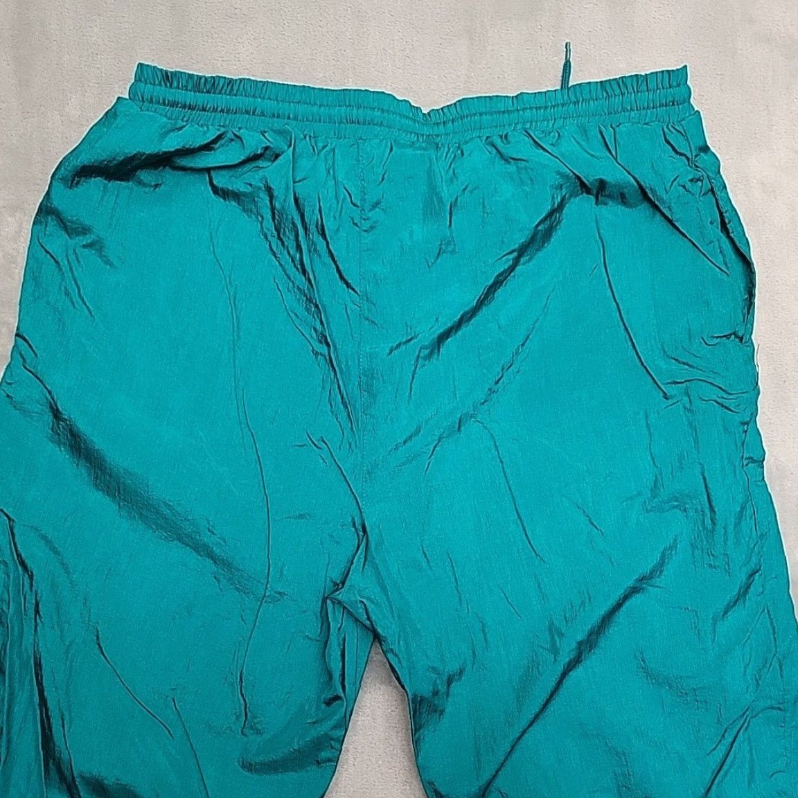 Nike VINTAGE Nike Track Pants Mens XL Green 90s Retro Windbreaker Baggy Elastic Drawstring Zip Leg Nylon Gym Running Jogging Size US 36 / EU 52 - 7 Thumbnail
