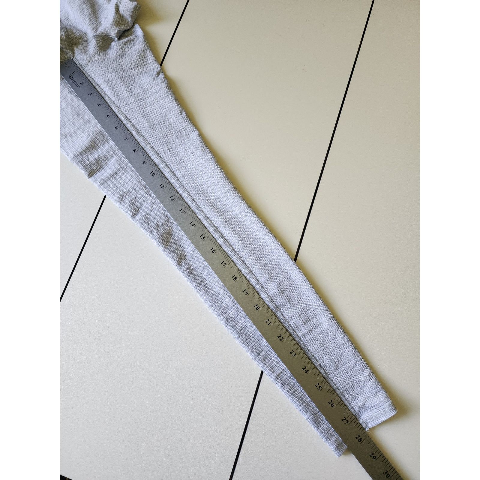 Athleta Athleta Yoga Pants Womens Medium Gray Size 27" / US 4 / IT 40 - 7 Thumbnail