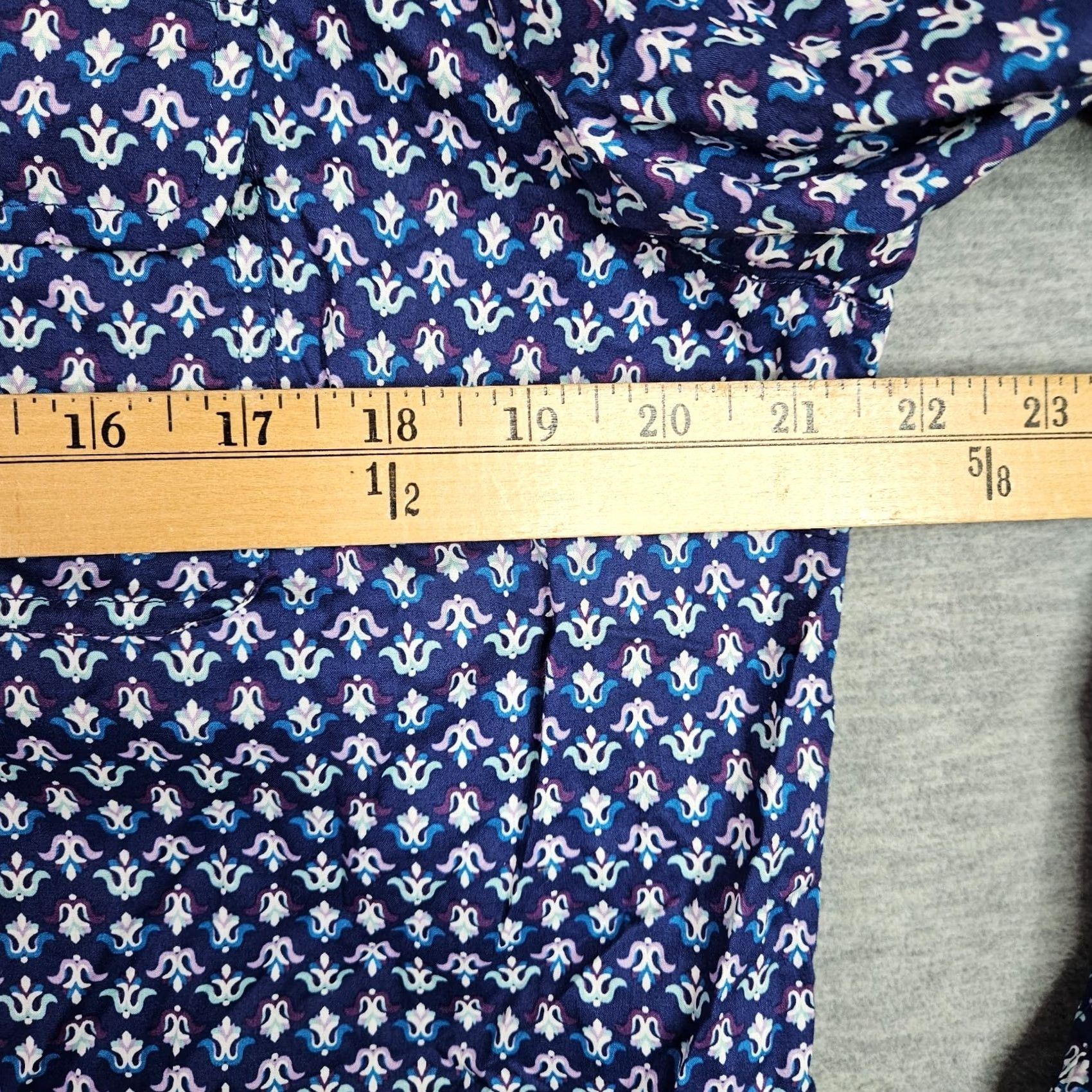 Talbots Talbots Women's Button Front Roll Tab Sleeve Pattern Printed Shirt Sz L Size L / US 10 / IT 46 - 3 Thumbnail