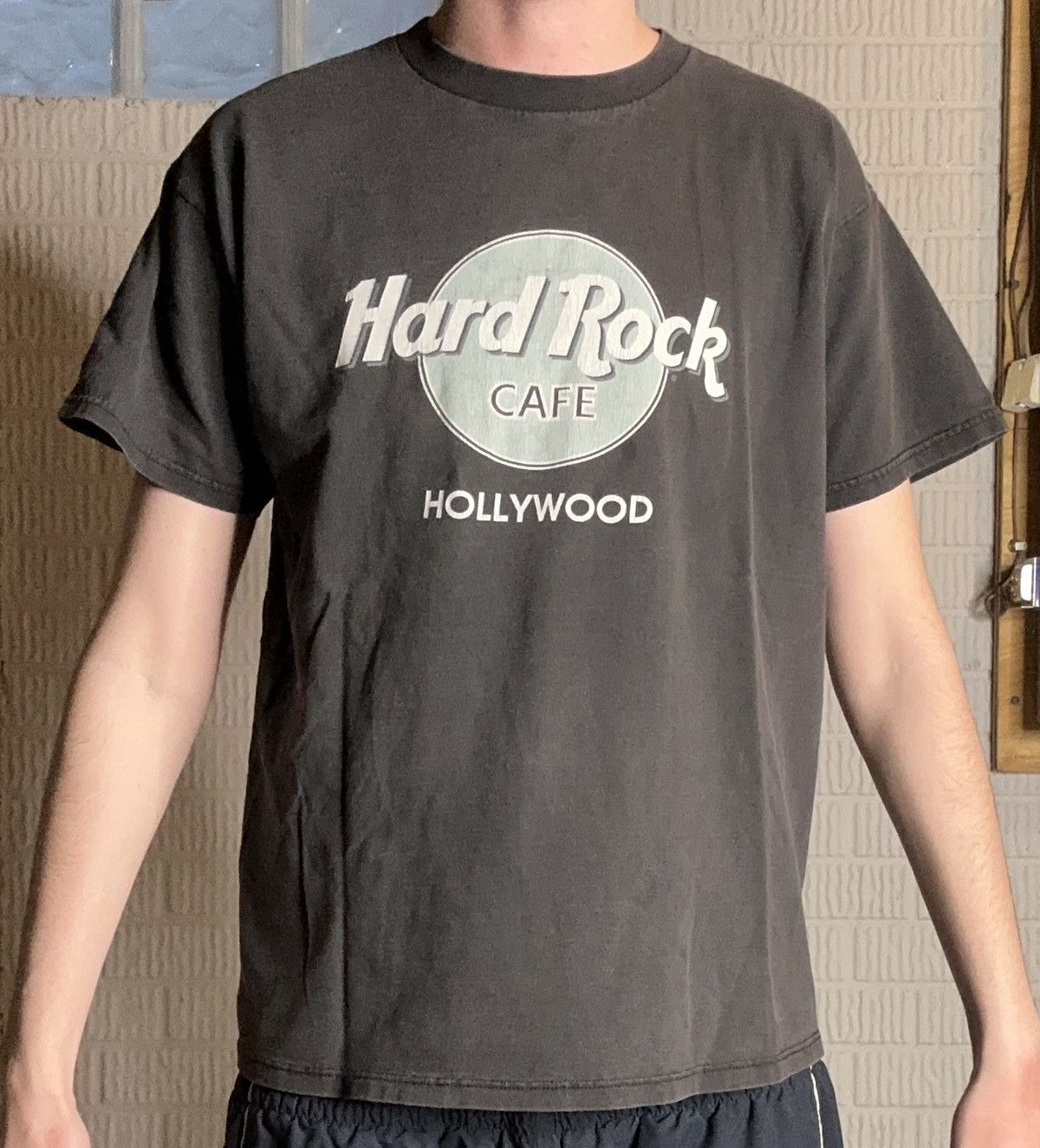 Hard Rock Cafe Vintage 90s Hard Rock Cafe Hollywood USA T Shirt w good fade Size US L / EU 52-54 / 3 - 1 Thumbnail