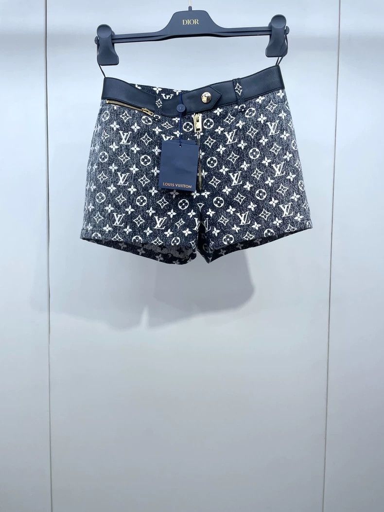 Louis Vuitton Louis Vuitton 23 explosive patchwork leather and full of l Size 31" - 1 Thumbnail