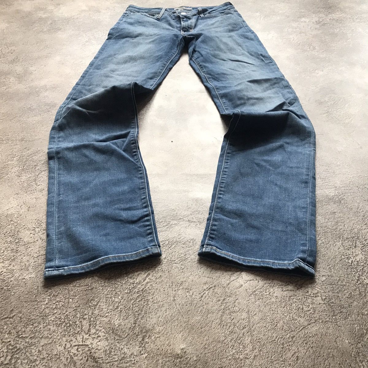 Vintage Vintage 90s Levis Baggy Distressed Thrashed Jeans Grunge 28 Size 28" / US 6 / IT 42 - 1 Thumbnail