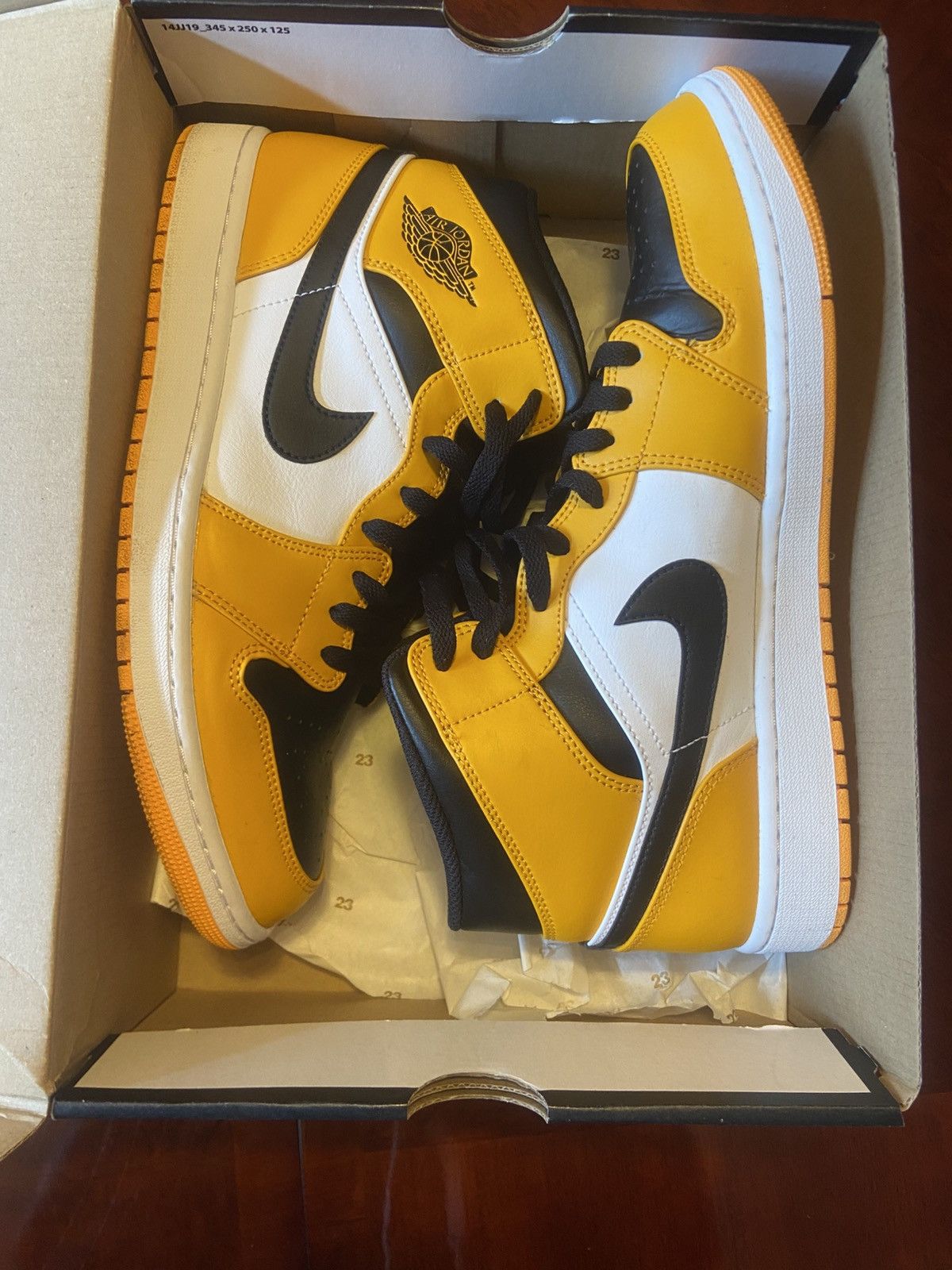 Jordan Brand Air Jordan 1 mid taxi Size US 12.5 / EU 45-46 - 4 Thumbnail