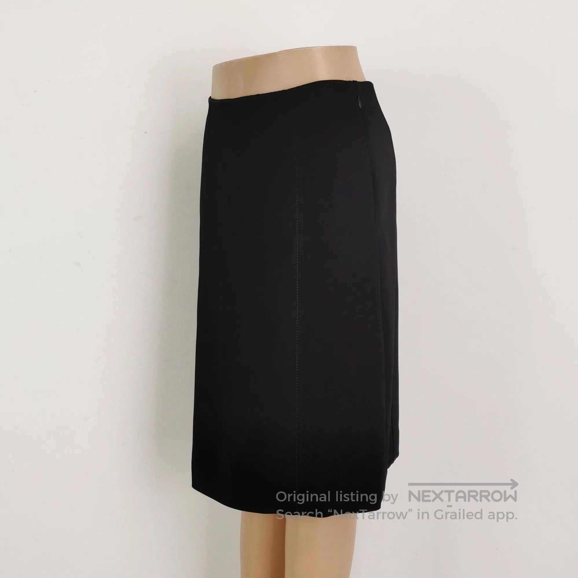 Prada Prada Solid Color Midi Skirt Size 4. Size 39" - 1 Thumbnail
