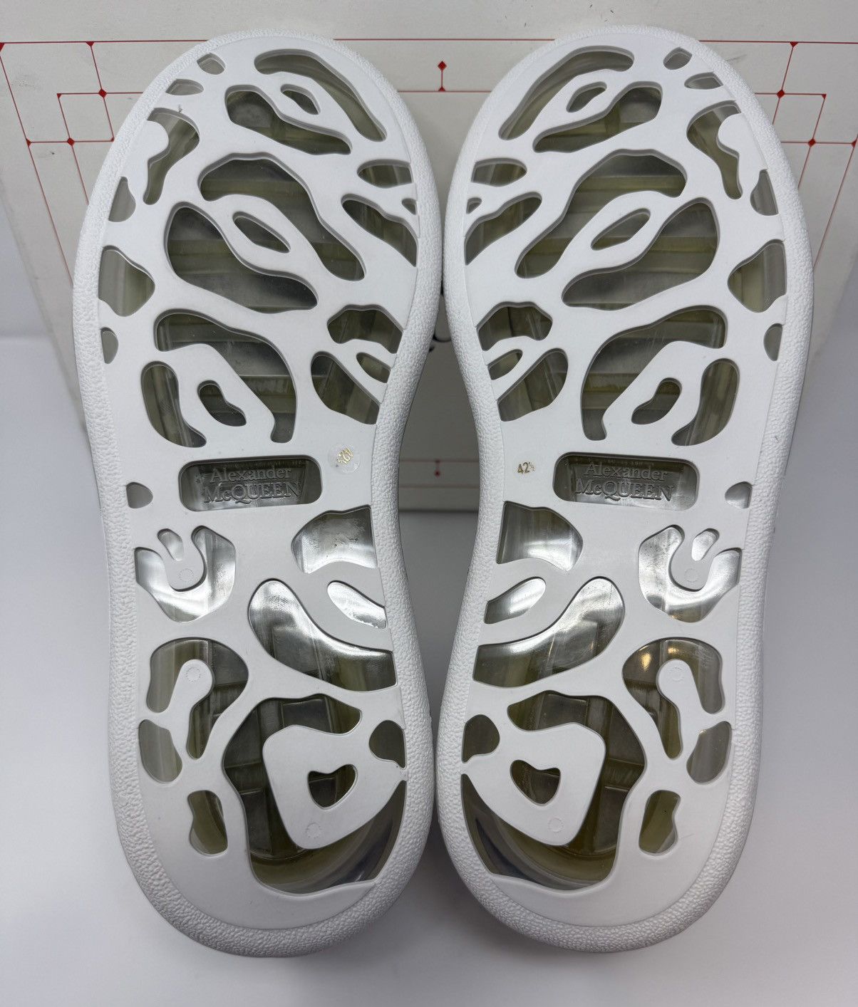 Alexander McQueen Alexander McQueen Oversized Clear Sole Sneaker Size US 9.5 / EU 42-43 - 6 Thumbnail