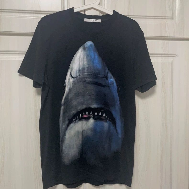 Givenchy Givenchy Shark T-shirt Size US S / EU 44-46 / 1 - 1 Thumbnail