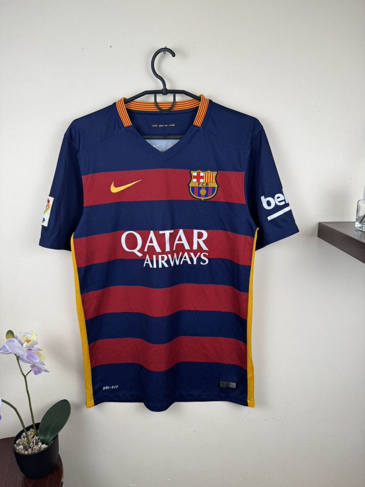 Nike Barcelona 2015 2016 Jersey Nike Home Kit Football Soccer S Size US S / EU 44-46 / 1 - 4 Thumbnail