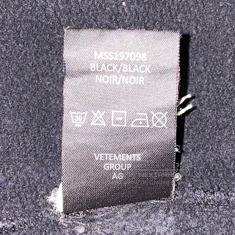 Vetements Vetements Hoodie Size US L / EU 52-54 / 3 - 7 Thumbnail