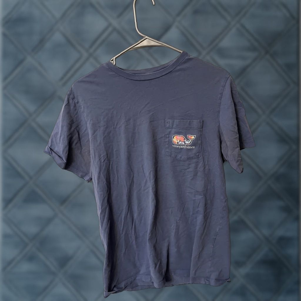 Vineyard Vines Vineyard Vines T Shirt Mens Small Blue Whale Pocket Short Sleeve Distres Size US S / EU 44-46 / 1 - 1 Thumbnail