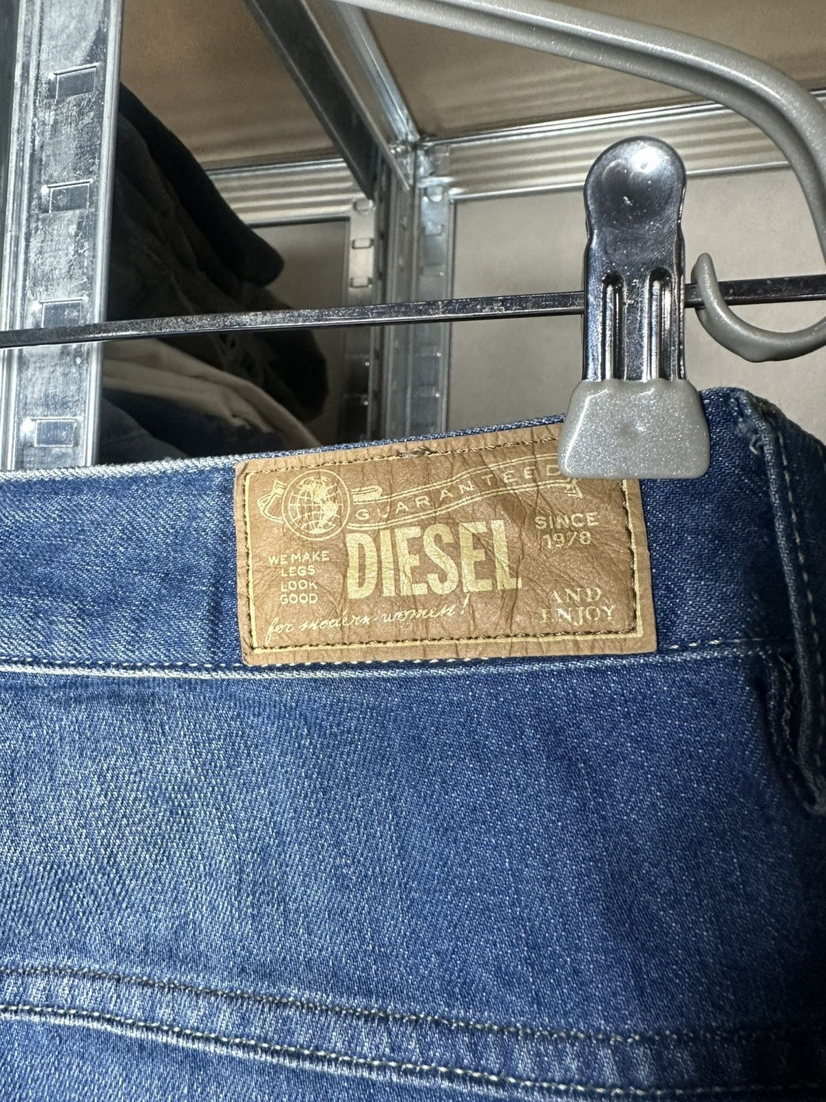 Diesel DIESEL FAYZA 26 x 32 Women’s s Denim Jeans Pants Tapered Leg Size 26" / US 2 / IT 38 - 2 Thumbnail