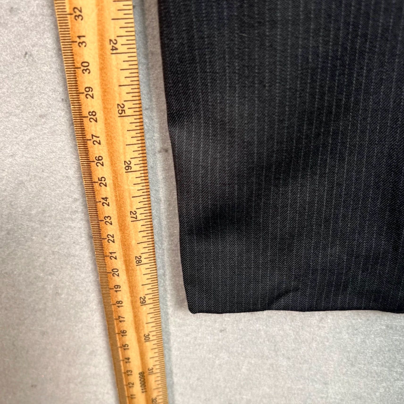 Banana Republic Banana Republic Mens Size 34 x 30 Dark Grey Wool Blend Pinstriped Dress Pants Shirt? Size US 34 / EU 50 - 7 Thumbnail