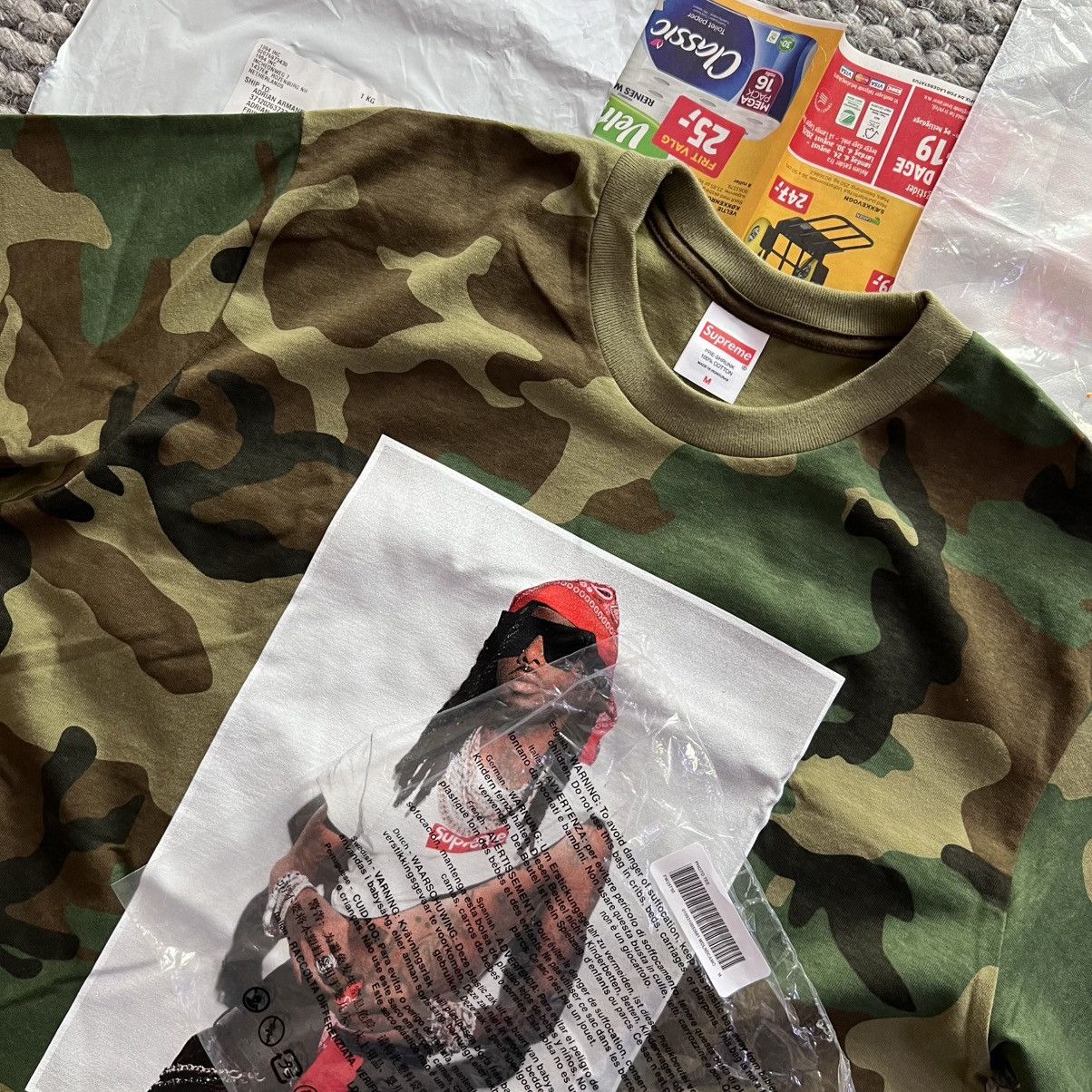 Supreme Supreme Playboy Carti photo tee camo Size US M / EU 48-50 / 2 - 2 Thumbnail