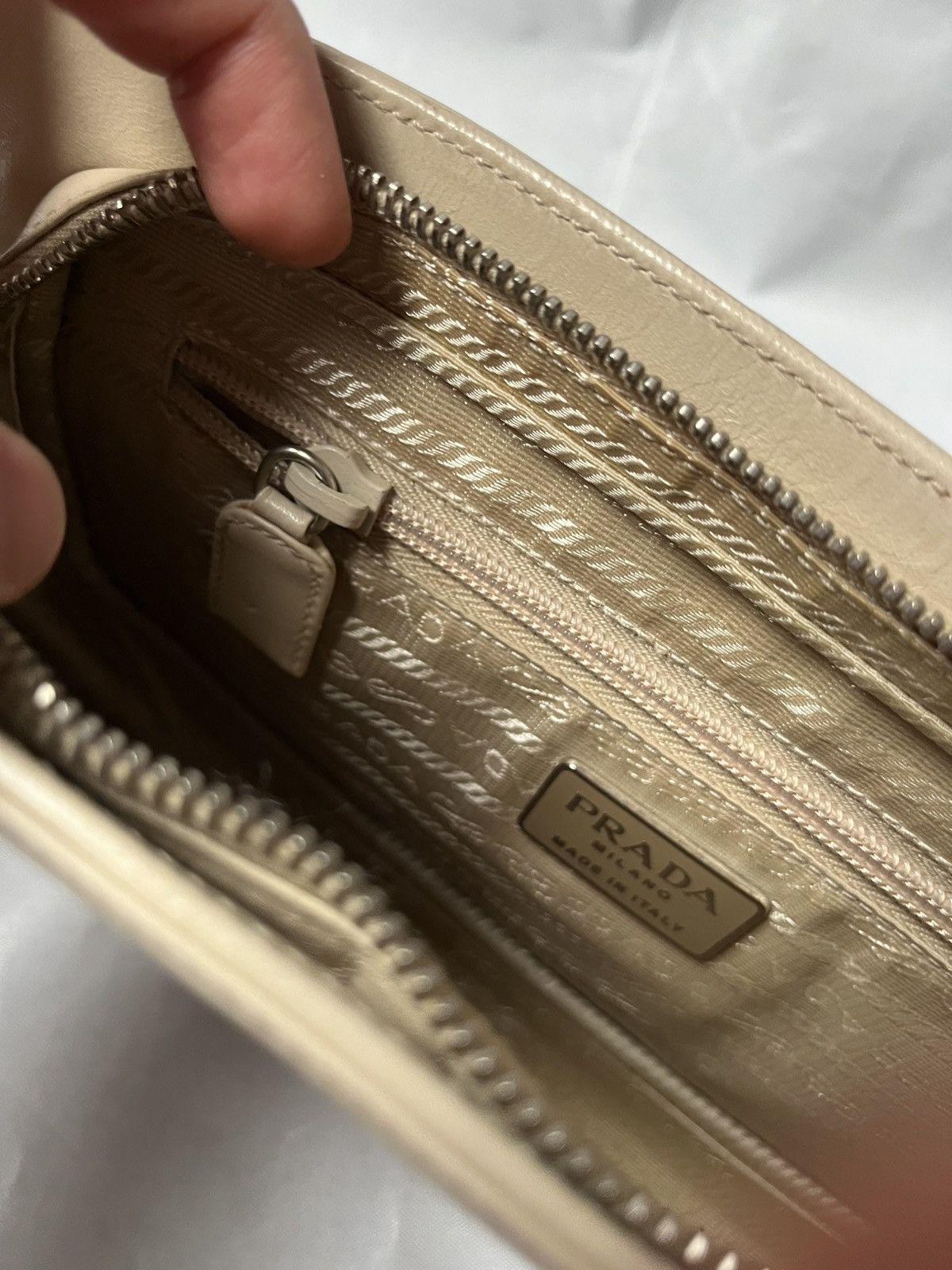 Prada Prada Vintage Beige Leather Shoulder Bag, Authenticity Cards Size ONE SIZE - 8 Thumbnail