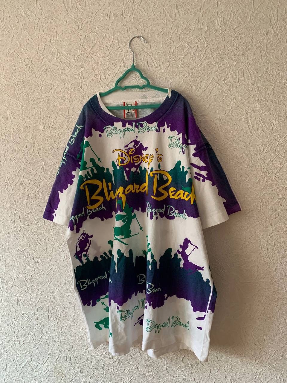 Disney × Vintage Vintage 90’s ALL OVER PRINT Disney Blizzard beach T-shirt Size US XL / EU 56 / 4 - 1 Thumbnail