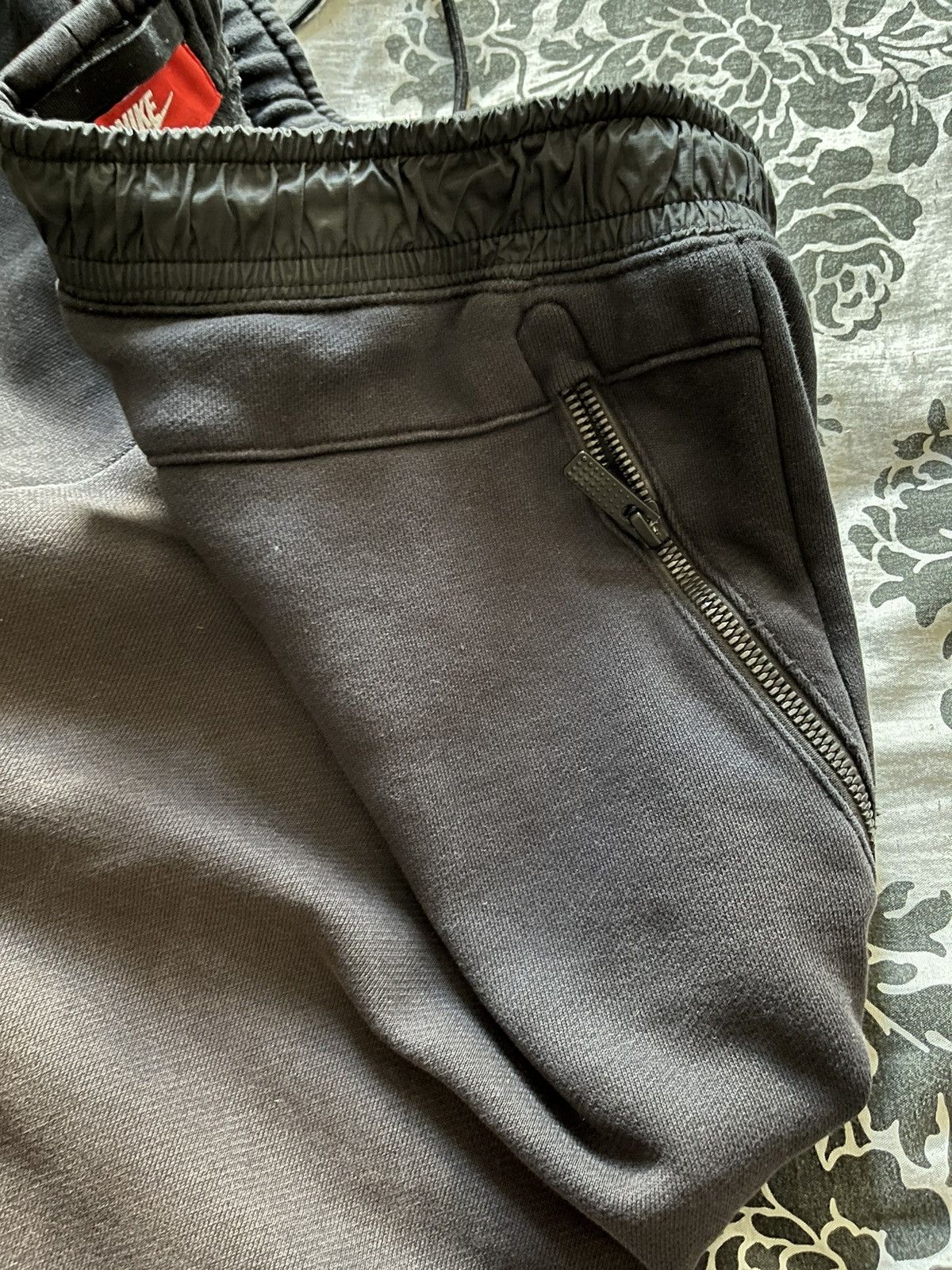 Nike Nike sportswear sweatpants open bottom size large Size US 36 / EU 52 - 4 Thumbnail
