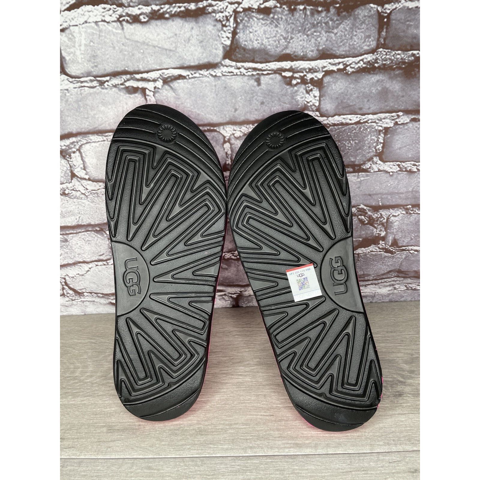 Ugg UGG WILCOX SLIDE Pink Rubber Light Waterproof Sport Sandals Size US 10 / EU 43 - 19 Thumbnail