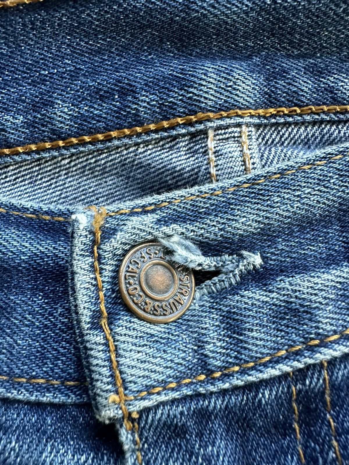Levi's × Levi's Vintage Clothing × Vintage Vintage Levis 505 Thrashed Distressed Denim D480 Size US 36 / EU 52 - 15 Thumbnail