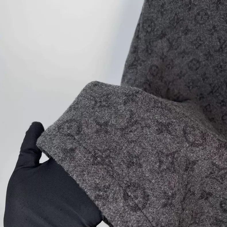 Louis Vuitton Louis Vuitton Full print dark print jacket Size US M / EU 48-50 / 2 - 3 Thumbnail