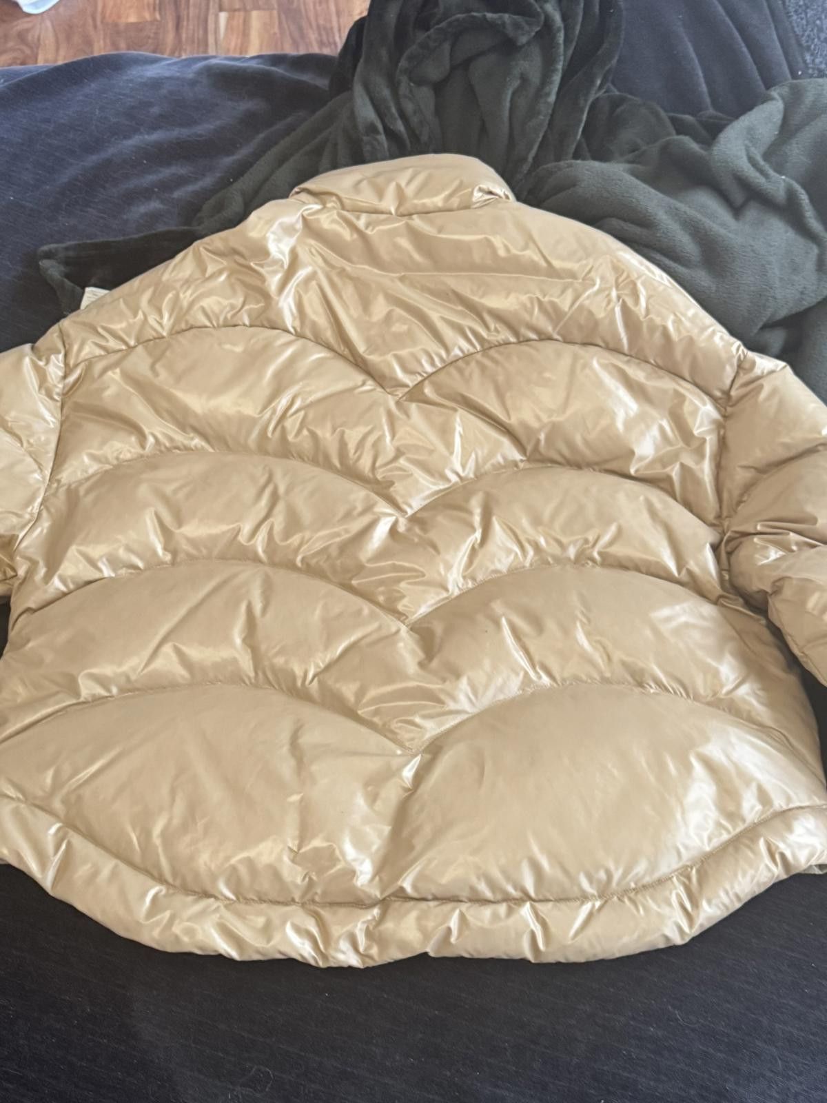 Khrisjoy Khrisjoy Corazon Shiny Beige Puffer Sz S Retail $2399 Size S / US 4 / IT 40 - 6 Thumbnail