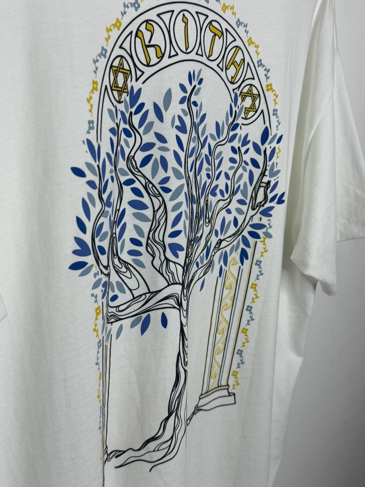 Kith Kith Treats Hanukkah Menorah Tee Size US L / EU 52-54 / 3 - 7 Thumbnail